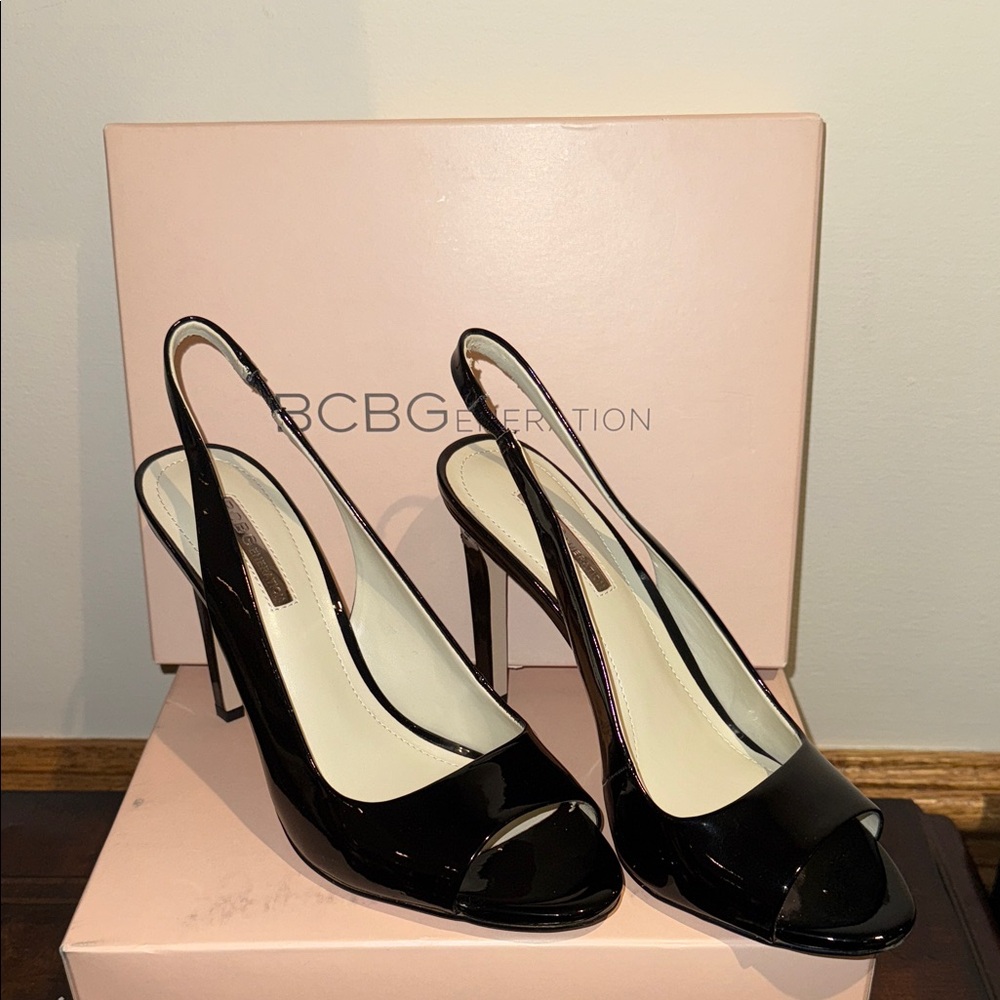 New in box BCBGeneration Carly patent pump size 7.5